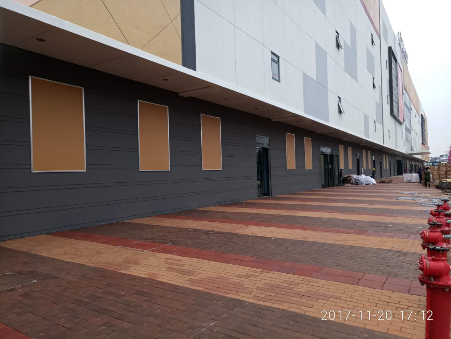 �������