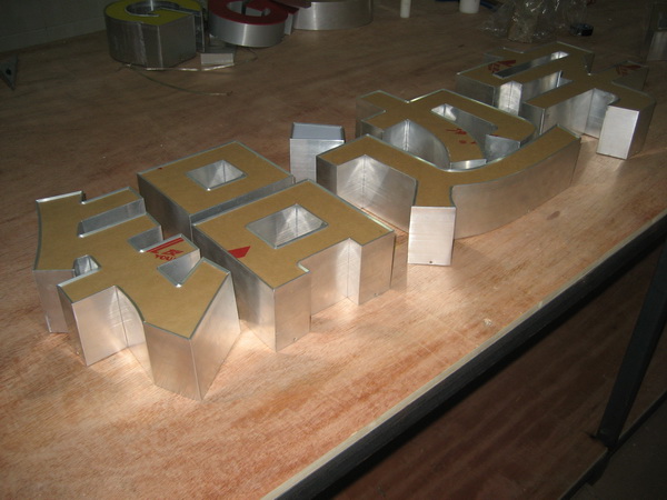 �����ޱ���